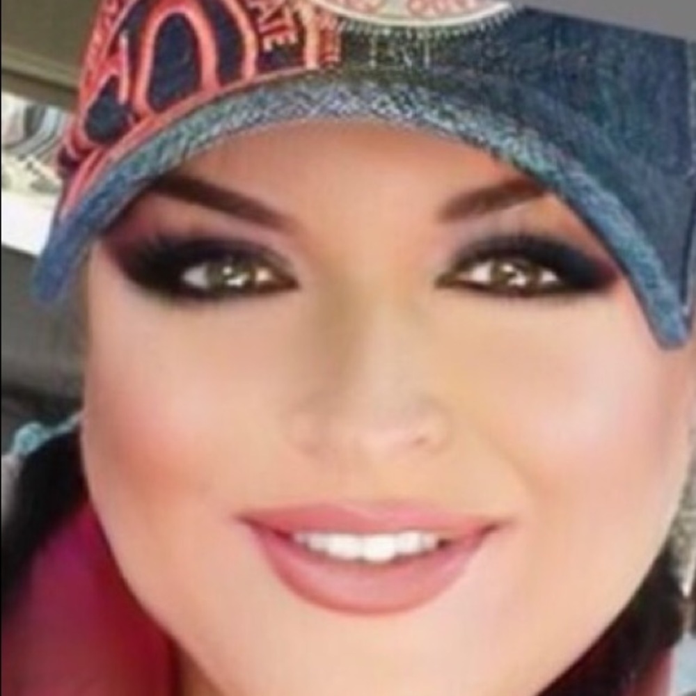 Meet your Posher, Robyn